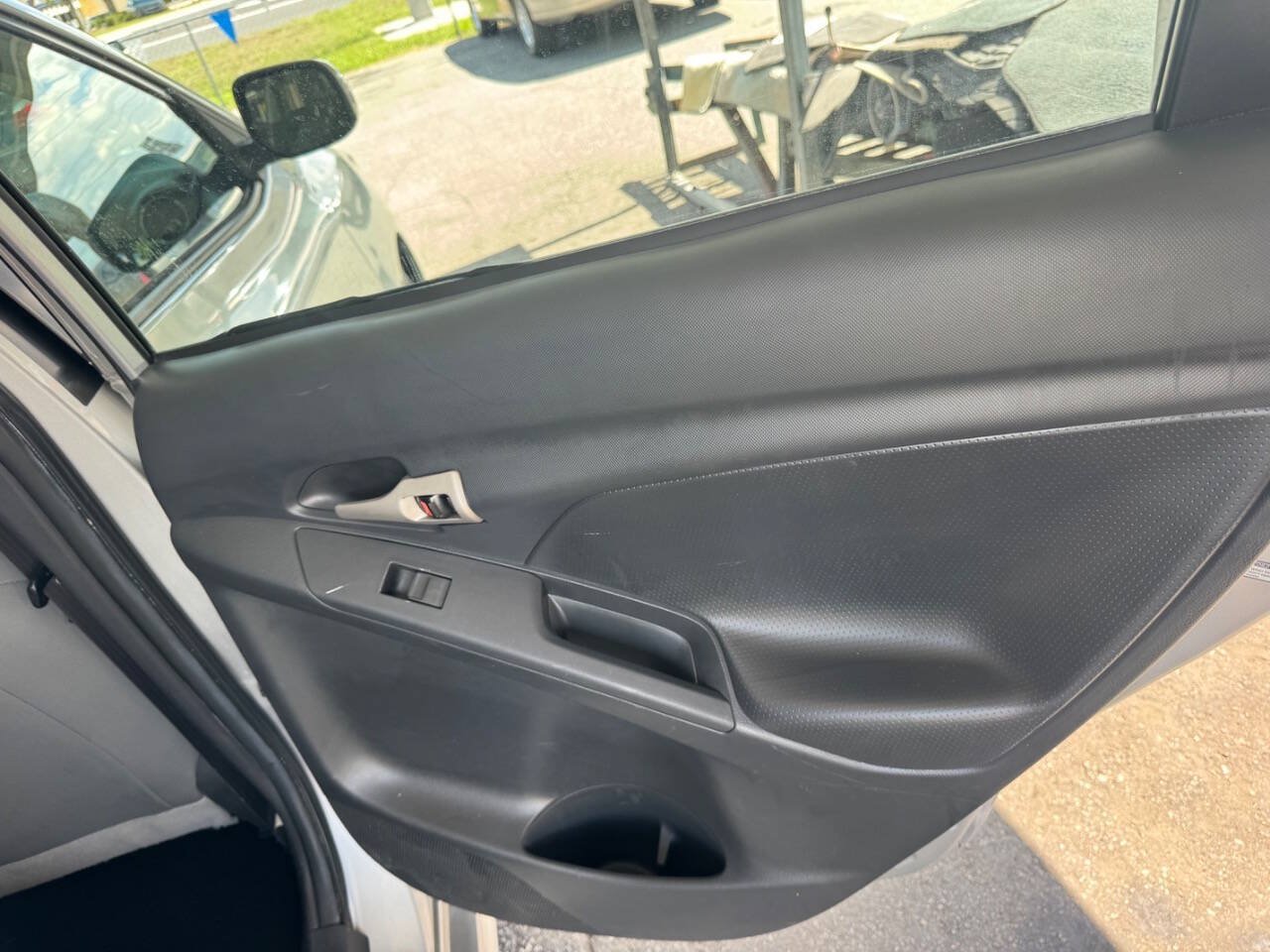 Used 2009 Toyota Matrix FWD image 19