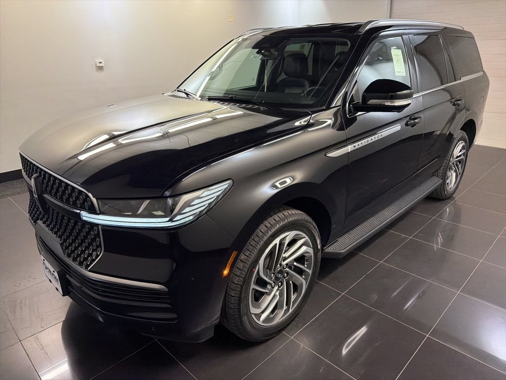 New 2026 Lincoln Navigator Premiere AWD/4WD image 3