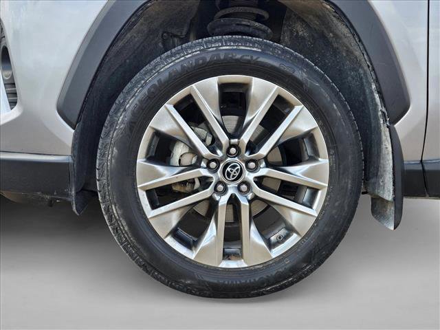 Used 2019 Toyota RAV4 XLE Premium image 23