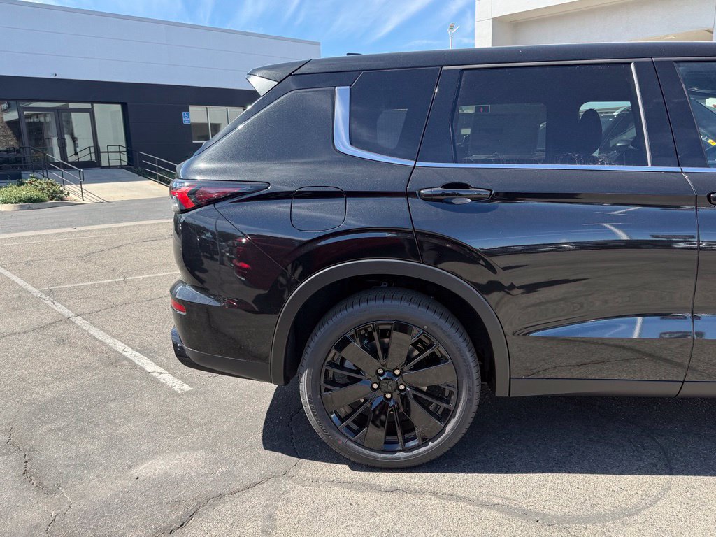 New 2026 Mitsubishi Outlander LE FWD image 13
