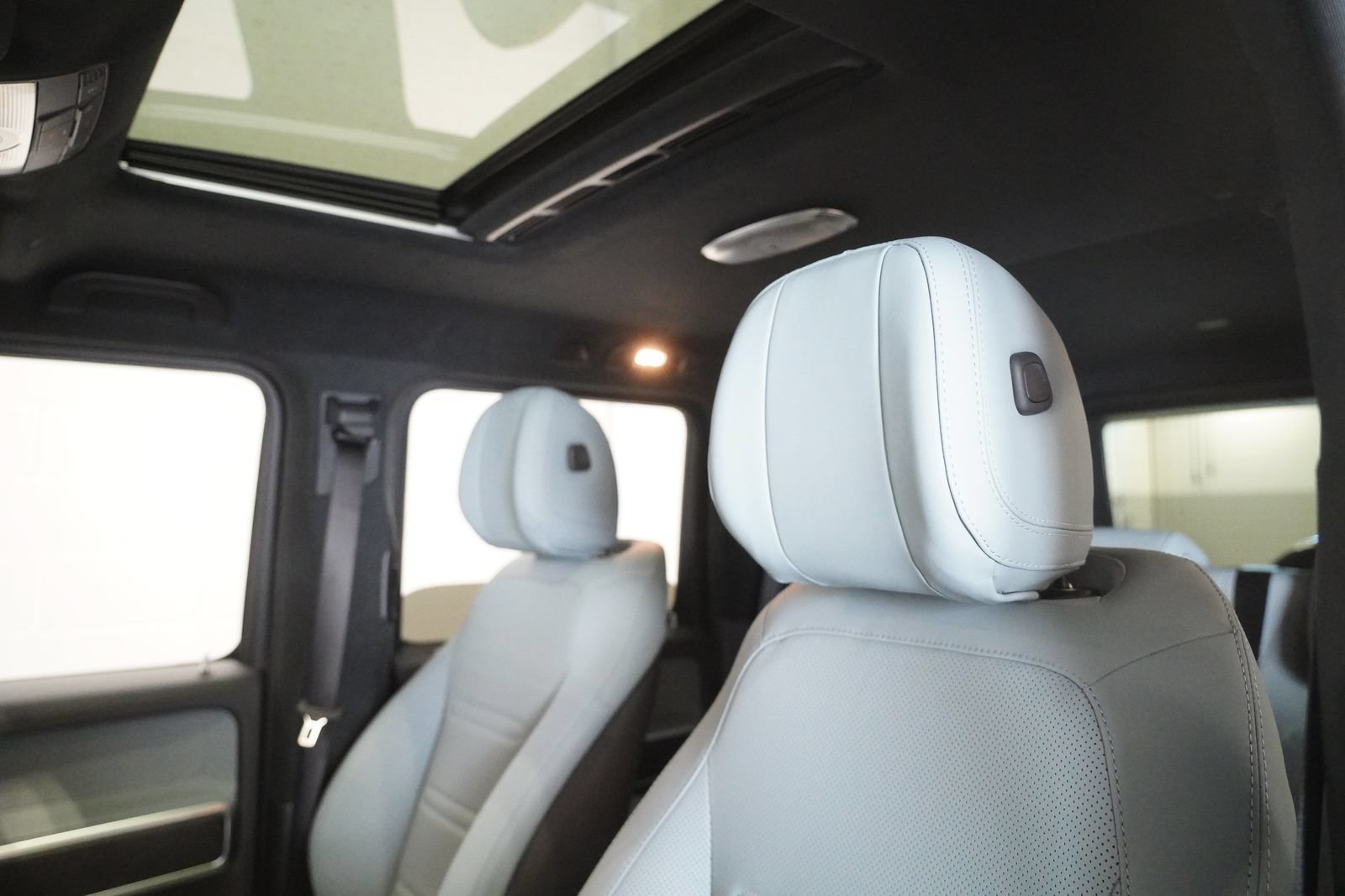 New 2027 Mercedes-Benz G 580 e image 15