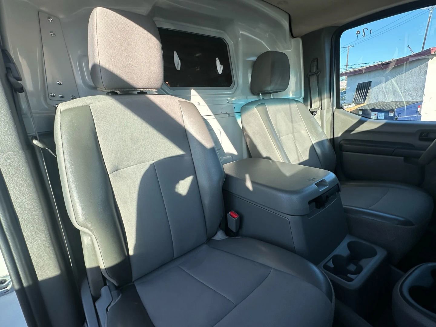 Used 2021 Nissan NV 3500 SV image 15