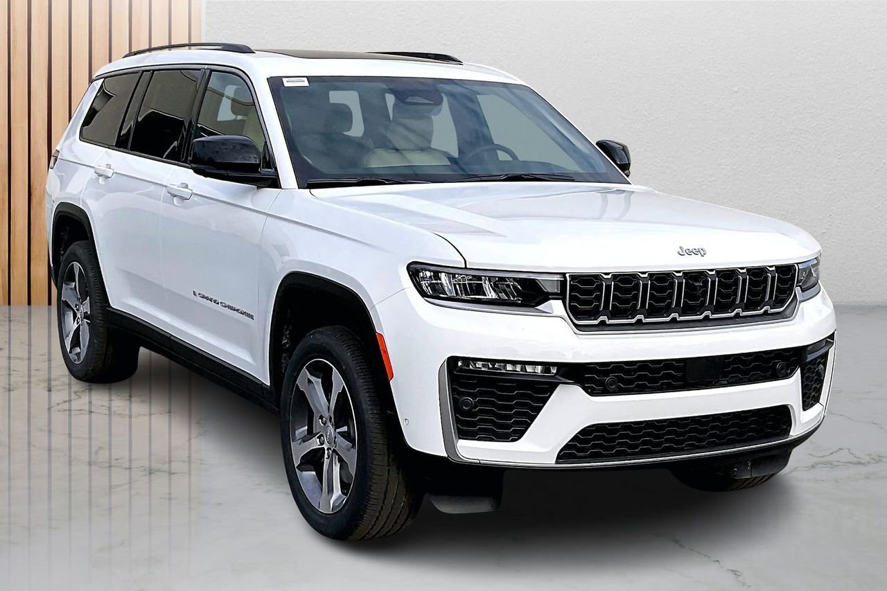 New 2026 Jeep Grand Cherokee L Limited w/ Luxury Tech Group II AWD/4WD image 2