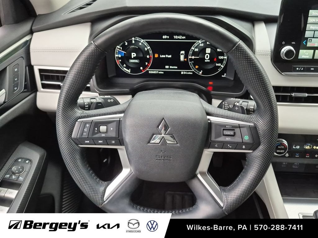 Used 2023 Mitsubishi Outlander SEL AWD/4WD image 15