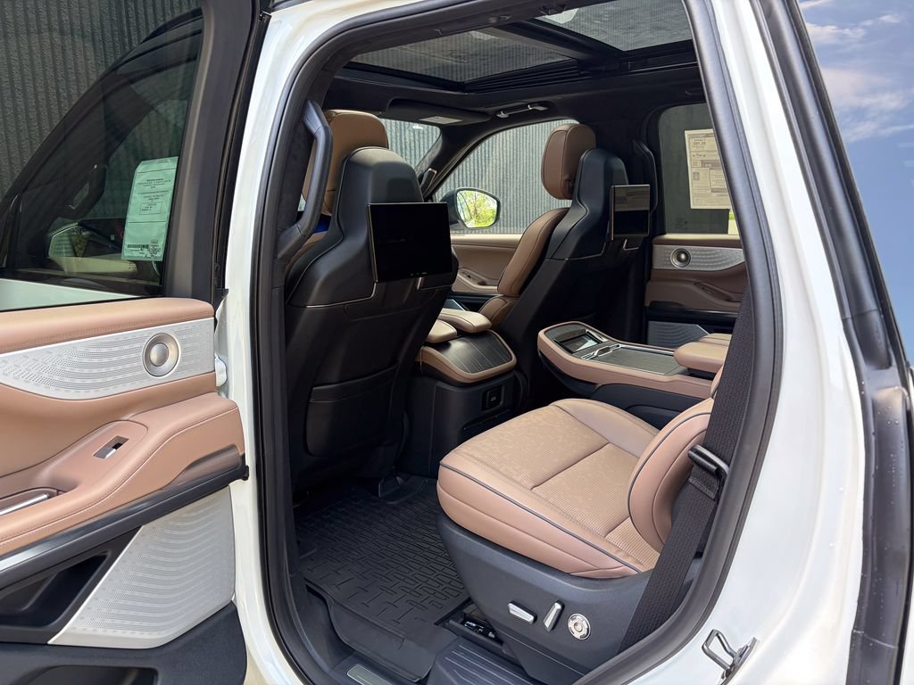 New 2027 Lincoln Navigator Black Label AWD/4WD image 20