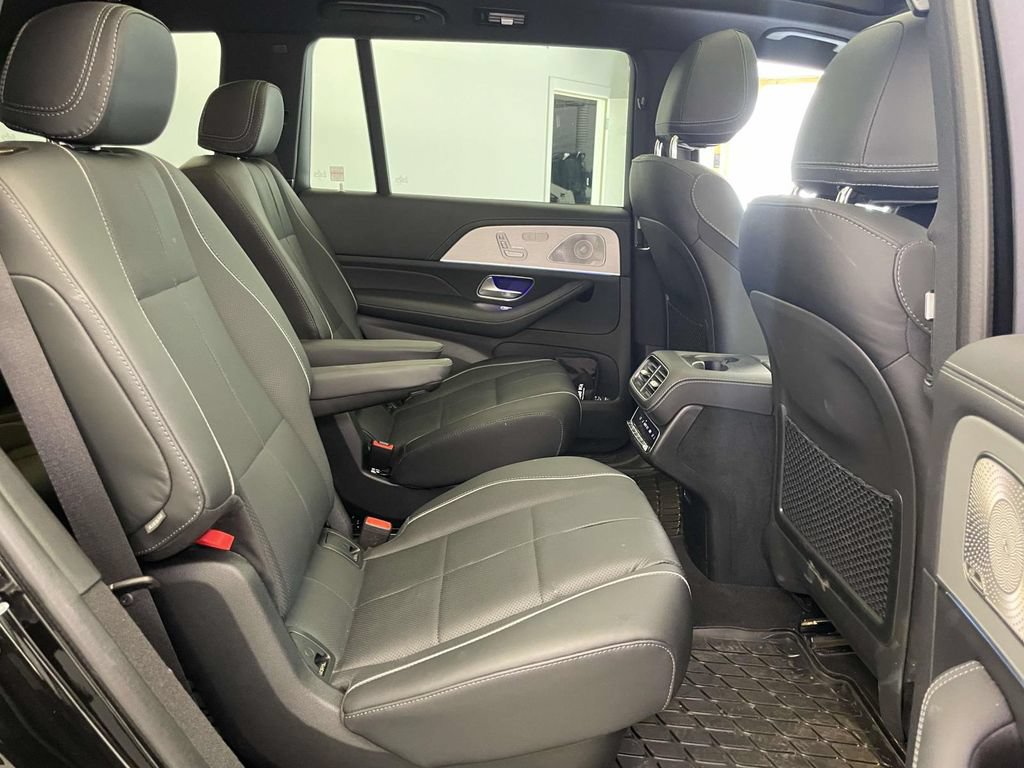 Used 2025 Mercedes-Benz GLS 580 4MATIC image 19