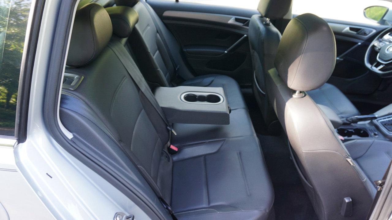 Used 2015 Volkswagen Golf S image 23