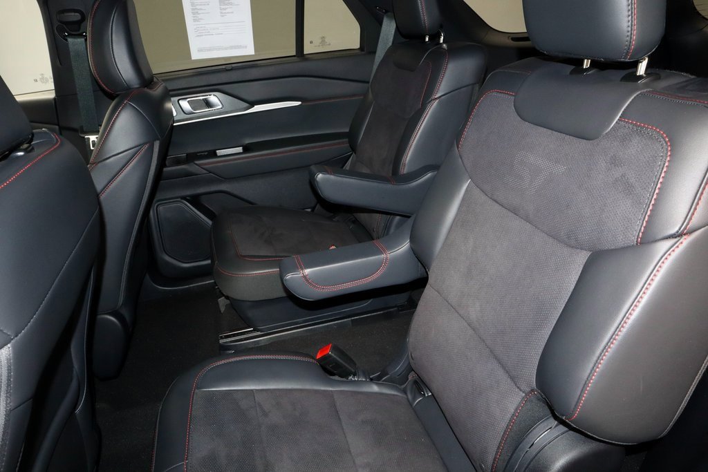 Certified 2025 Ford Explorer ST image 22