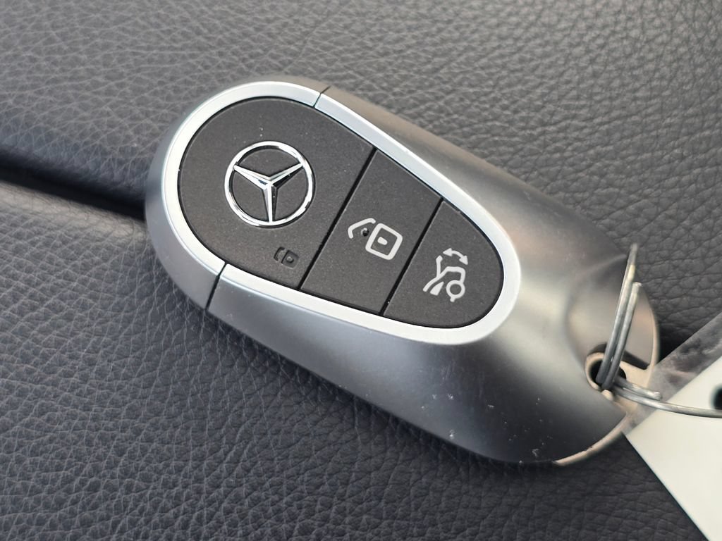 Used 2023 Mercedes-Benz GLC 300 4MATIC image 30