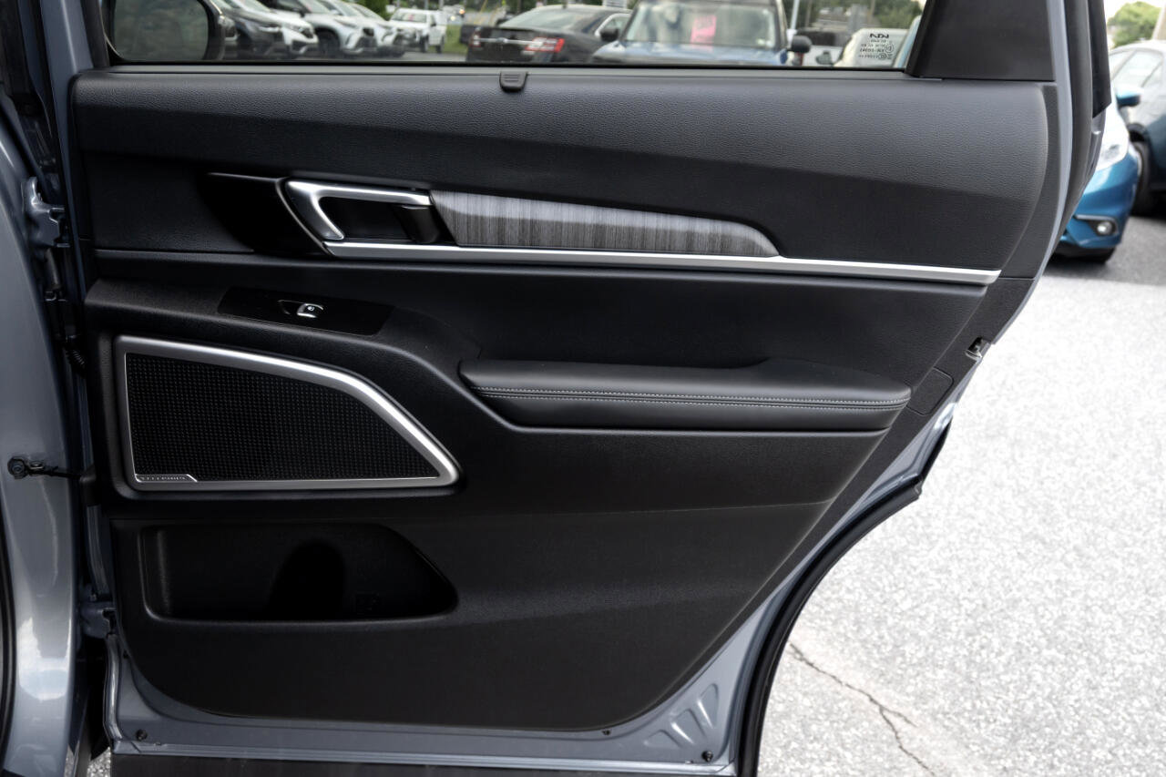 Used 2024 Kia Telluride EX w/ EX Captain's Chair Package image 40