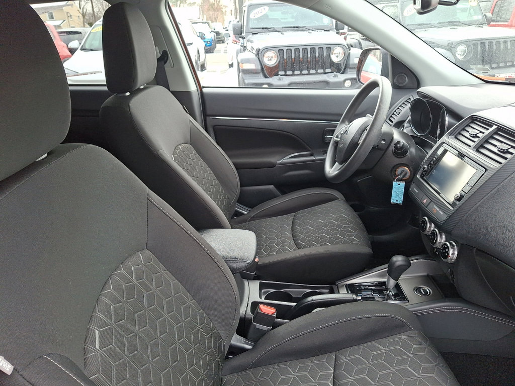 Used 2024 Mitsubishi Outlander Sport ES image 11