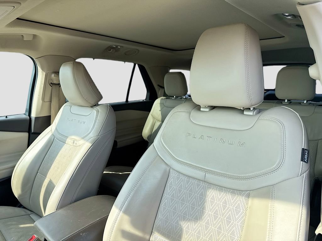 Used 2023 Ford Explorer Platinum w/ Technology Package image 12