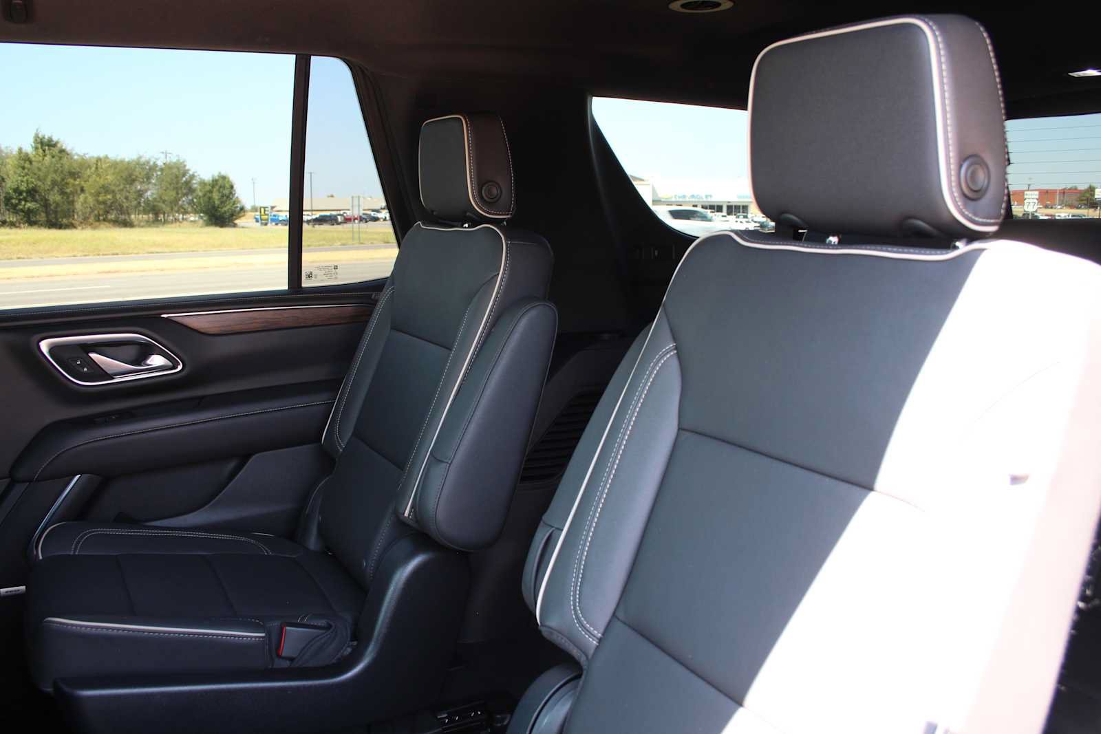 Used 2023 Chevrolet Tahoe Premier AWD/4WD image 31