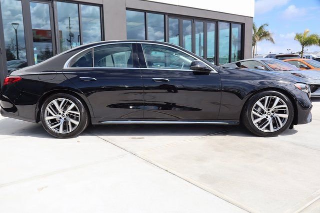 Used 2025 Mercedes-Benz E 350 4MATIC Sedan image 2