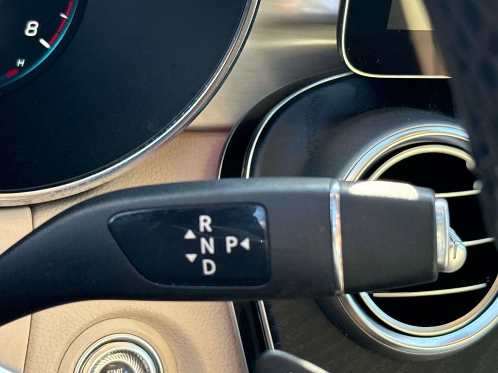 Used 2022 Mercedes-Benz GLC 300 4MATIC image 37