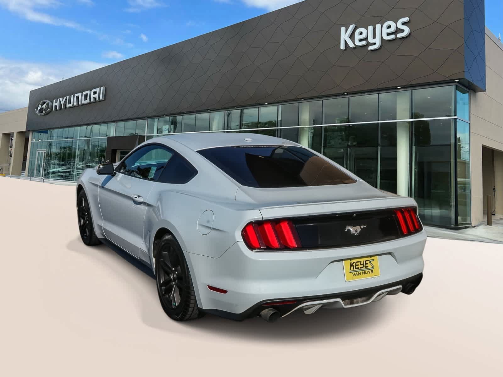 Used 2016 Ford Mustang Premium RWD image 7