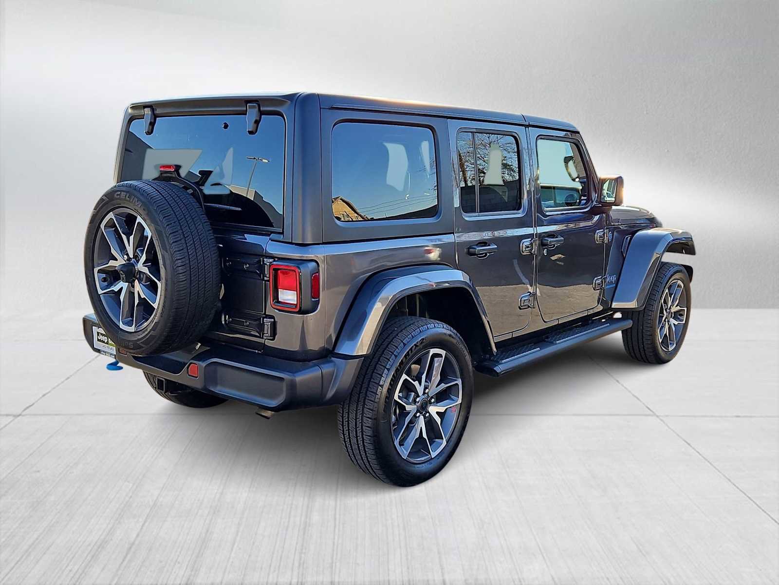 Used 2024 Jeep Wrangler Sport S image 8