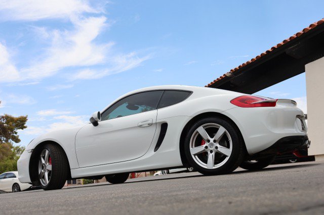Used 2016 Porsche Cayman RWD image 17