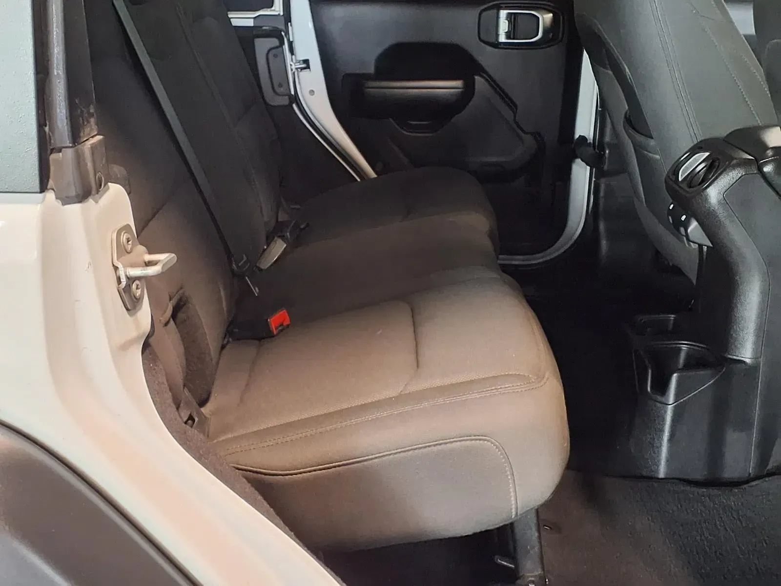 Used 2018 Jeep Wrangler Unlimited Sport S AWD/4WD image 10