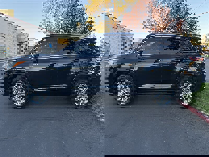 Used 2016 Toyota Highlander Limited image 8