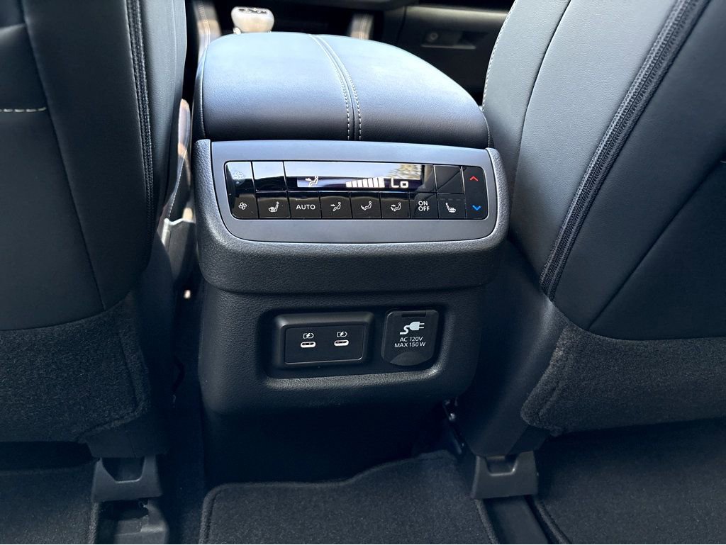 New 2026 Nissan Pathfinder Platinum FWD image 21