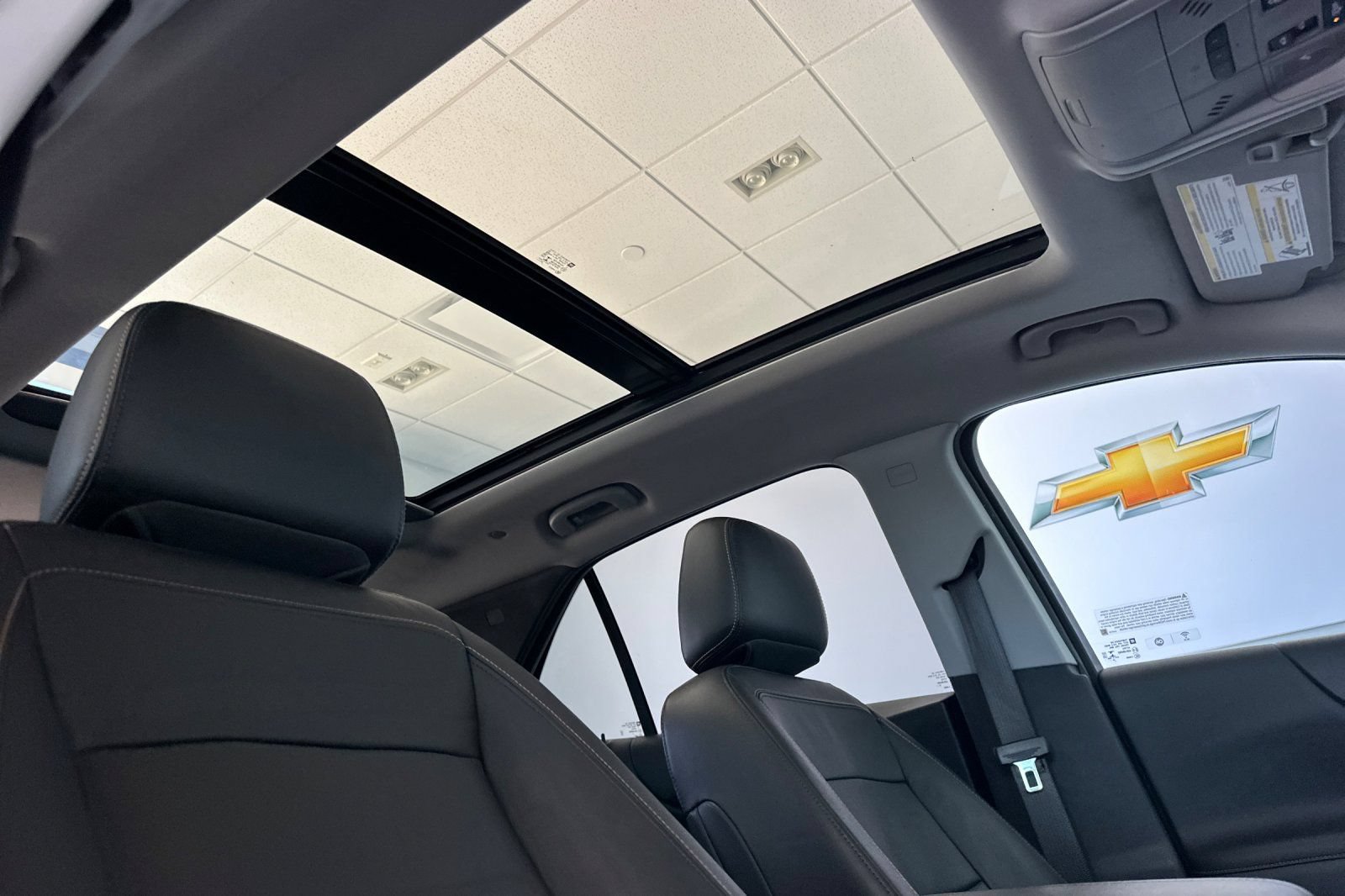 Used 2021 Chevrolet Equinox Premier FWD image 21