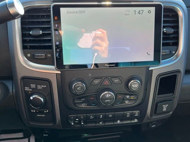 Used 2018 RAM 2500 Power Wagon w/ Luxury Group image 32