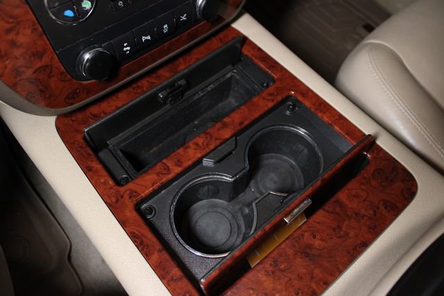 Used 2013 Chevrolet Tahoe LTZ AWD/4WD image 18