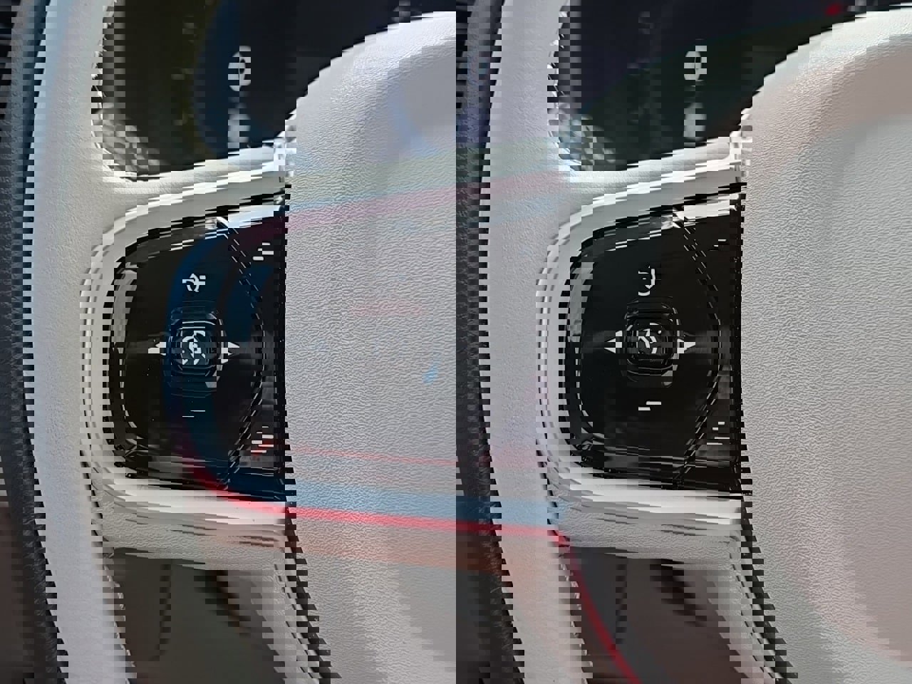 Used 2025 Volvo XC90 B6 Ultra w/ Protection Package Premier image 22