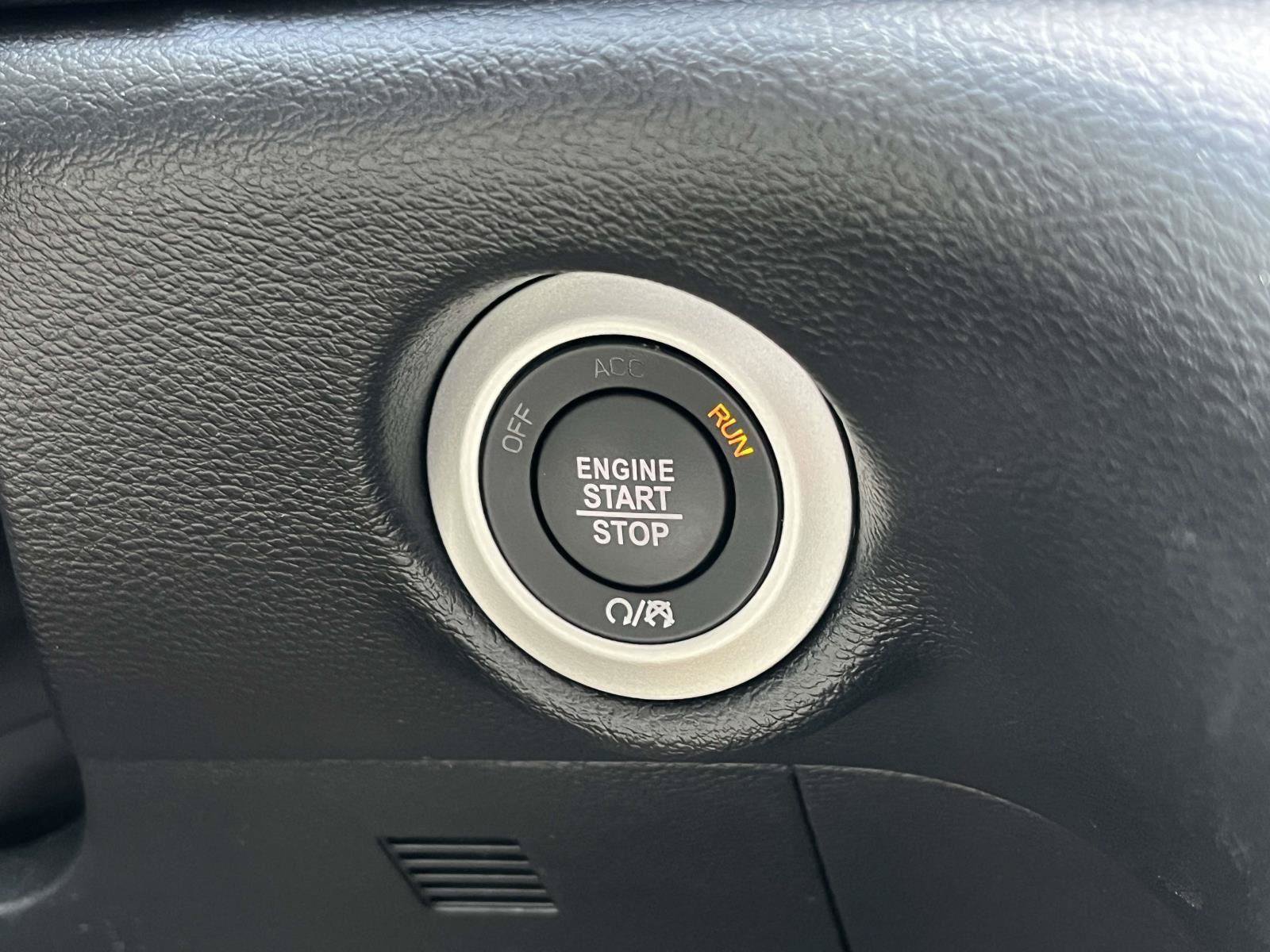 New 2027 Chrysler Pacifica Select FWD image 26