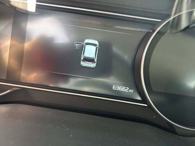 Used 2022 Kia Niro EX Premium w/ Cold Weather Package FWD image 13