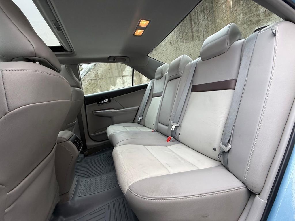 Used 2012 Toyota Camry XLE w/ Leather Pkg image 16