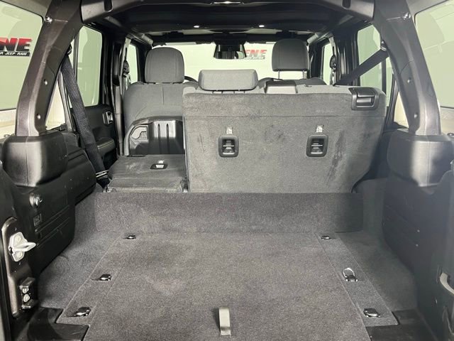 Used 2025 Jeep Wrangler Unlimited Sahara image 26