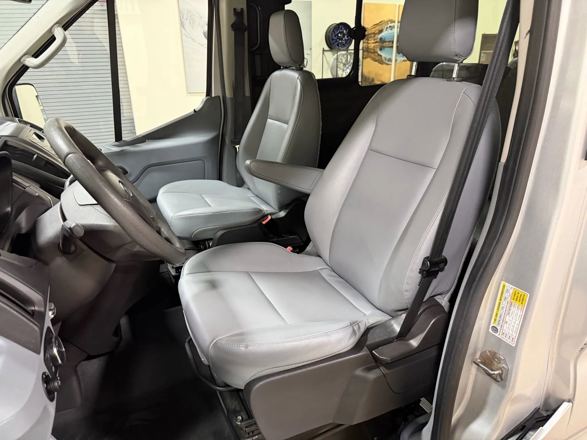 Used 2015 Ford Transit 250 148 Medium Roof RWD image 40