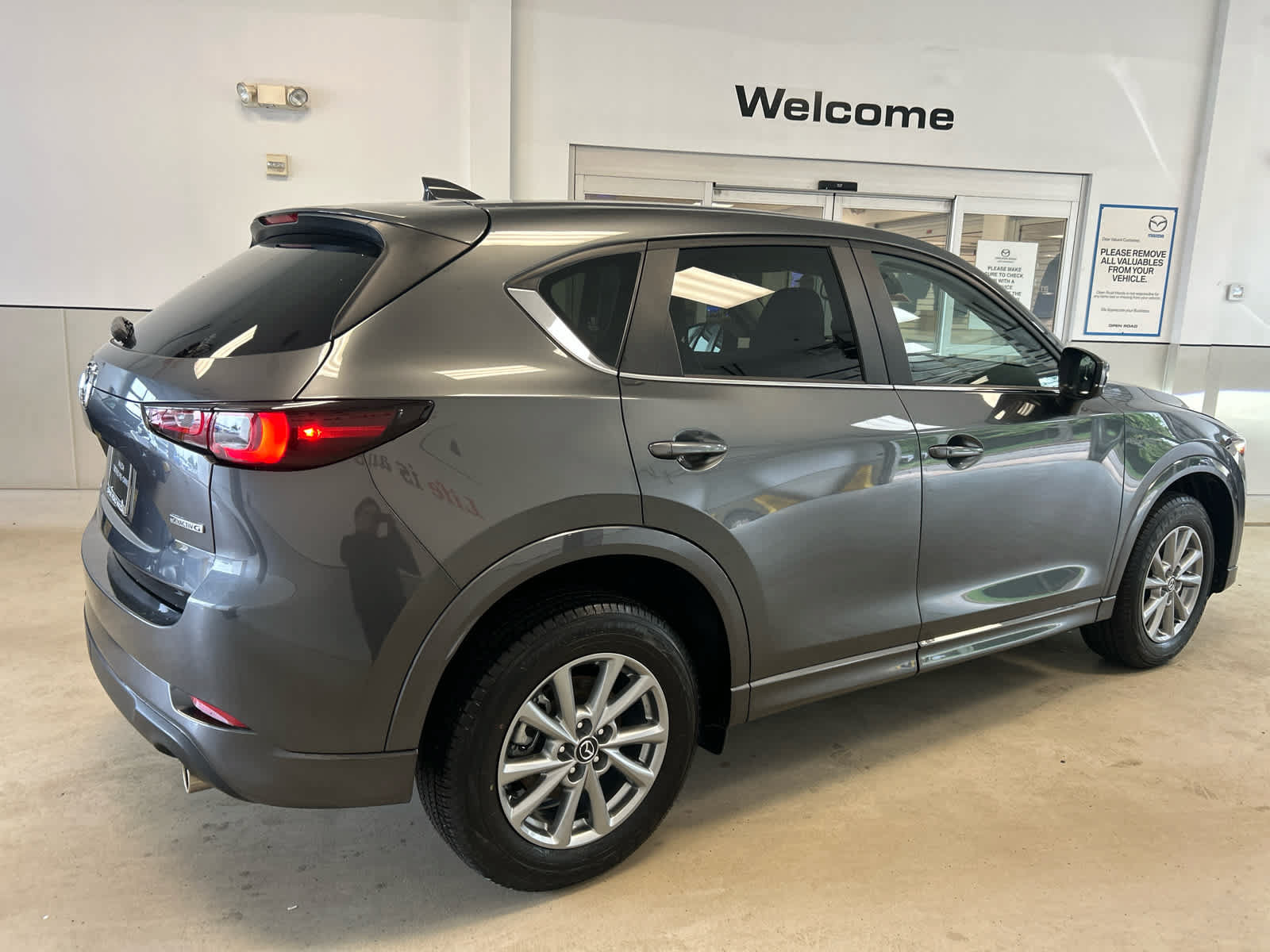 Certified 2025 MAZDA CX-5 AWD 2.5 S w/ Preferred Package image 6