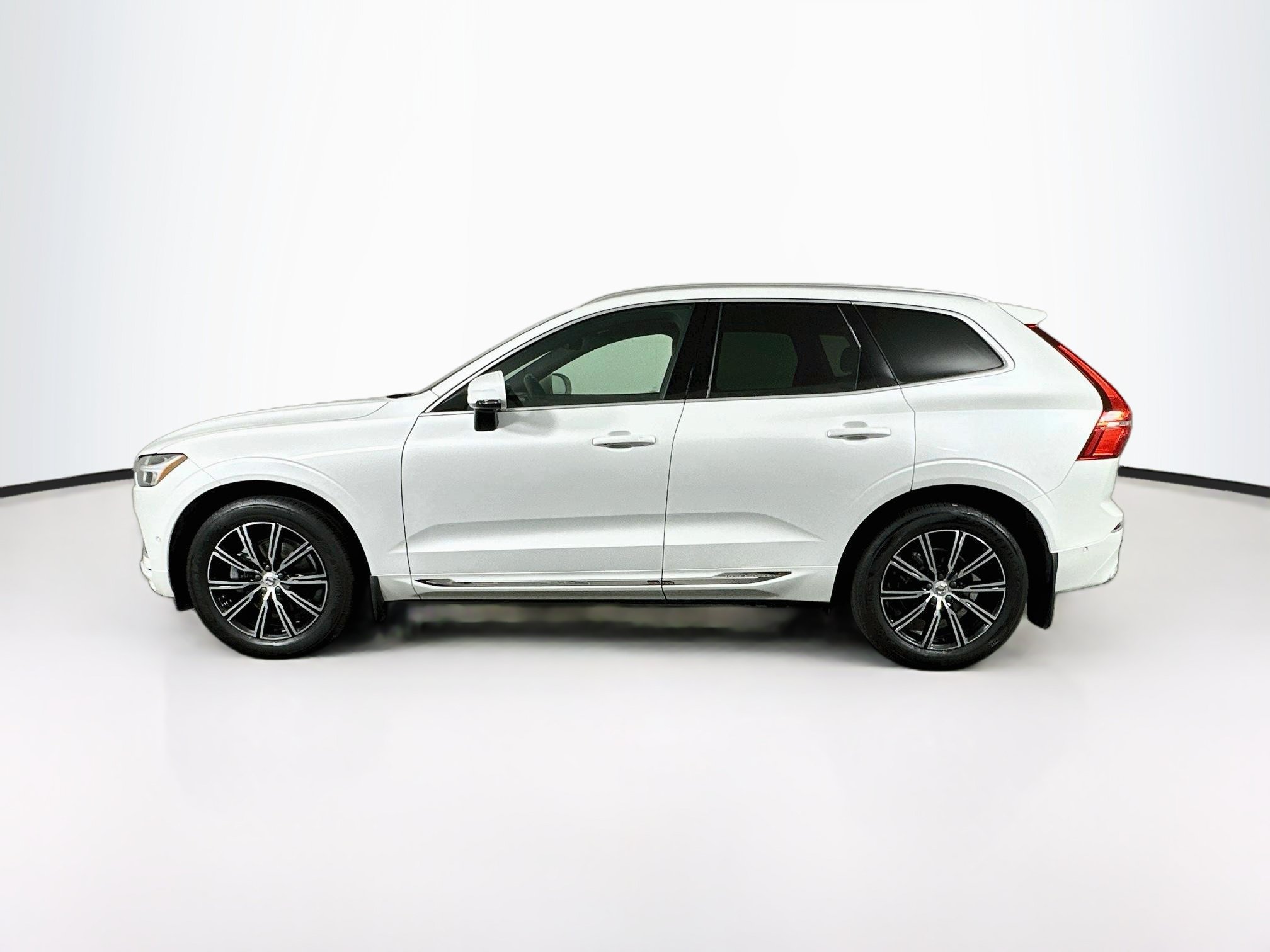 Used 2018 Volvo XC60 T5 Inscription w/ Convenience Package AWD/4WD image 4
