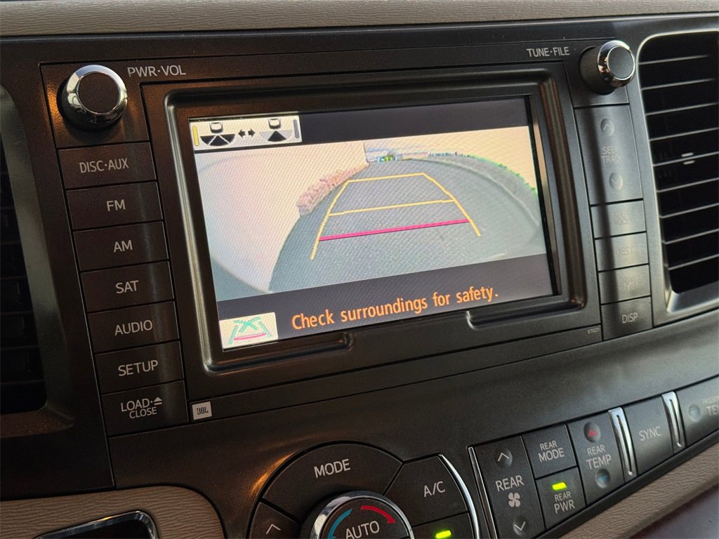 Used 2014 Toyota Sienna XLE image 20