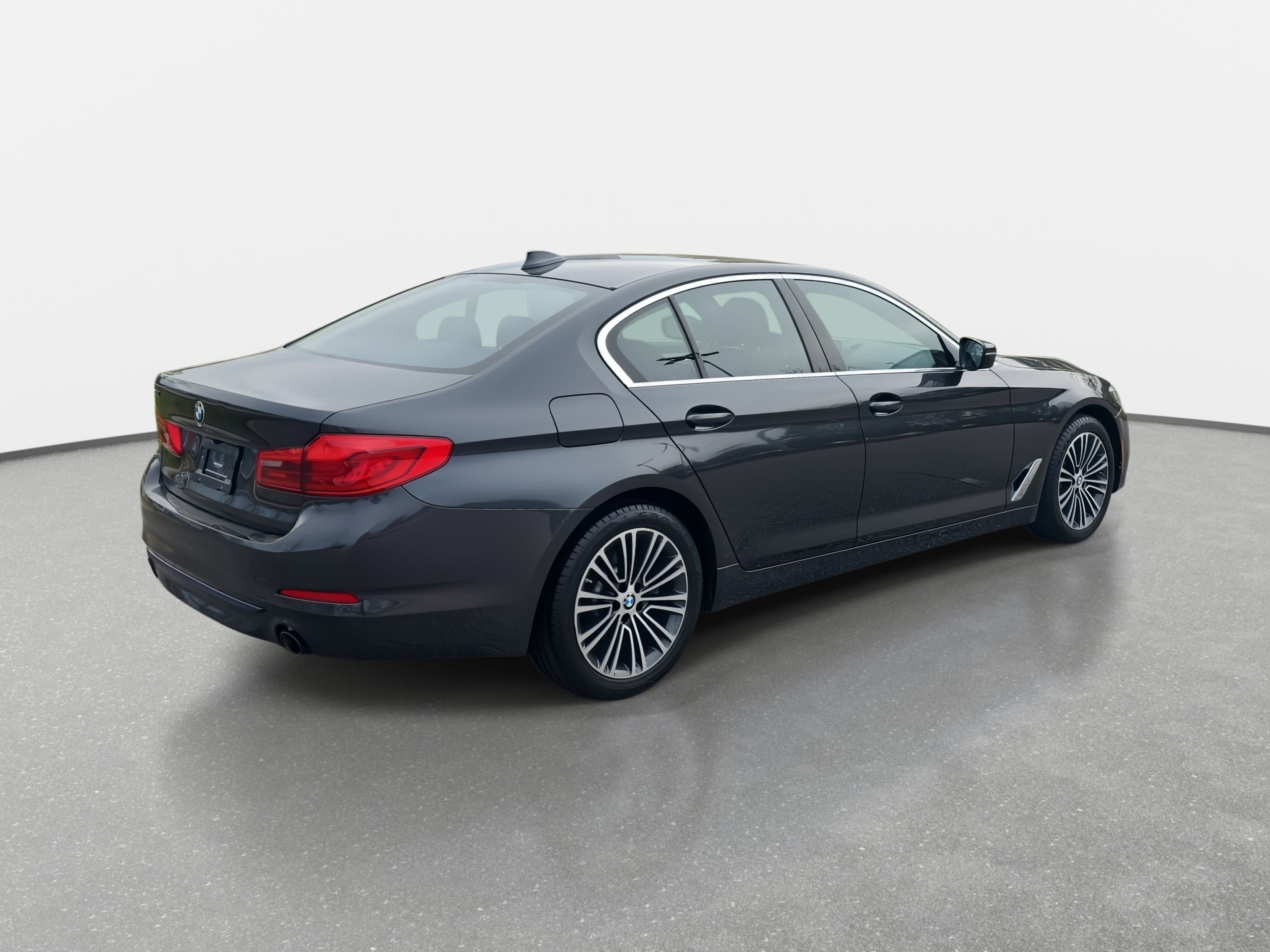Used 2019 BMW 530i xDrive w/ Convenience Package image 5