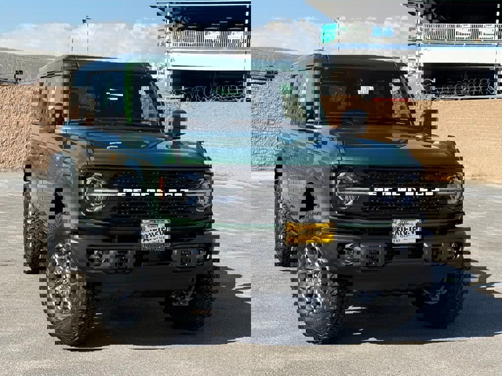 New 2025 Ford Bronco Badlands w/ Black Appearance Package image 2