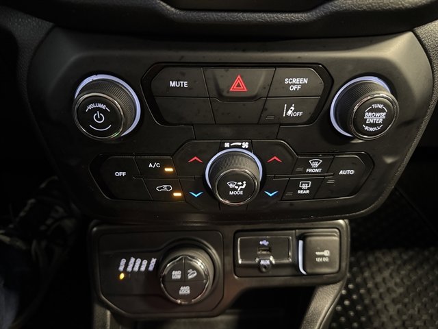 Used 2022 Jeep Renegade Trailhawk w/ Trailer Tow Group image 25