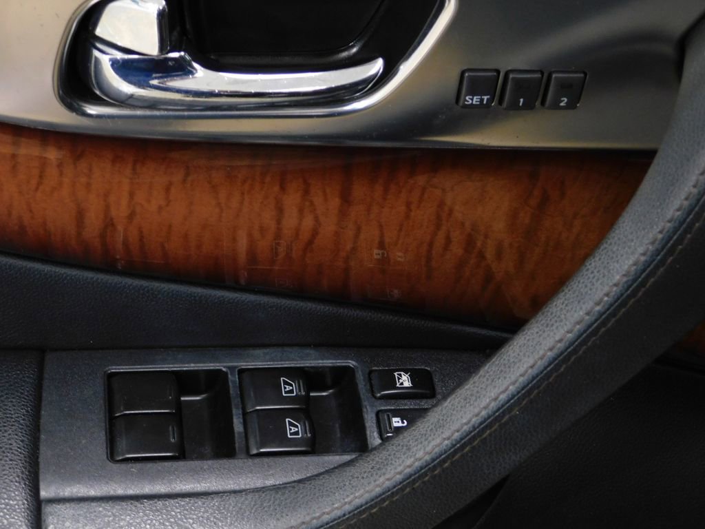 Used 2010 INFINITI FX35 AWD w/ Technology Pkg image 25