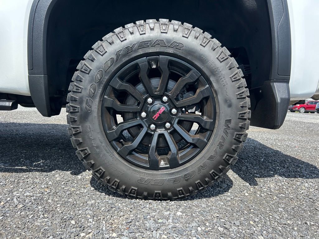 Used 2022 GMC Sierra 1500 AT4X image 16