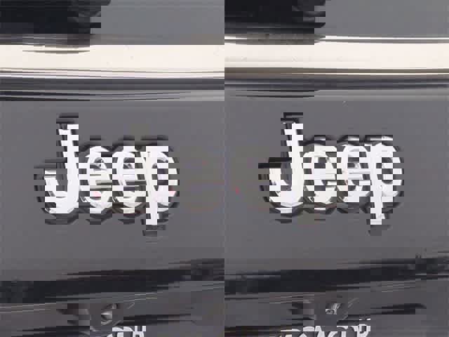 Used 2022 Jeep Compass Sport image 11