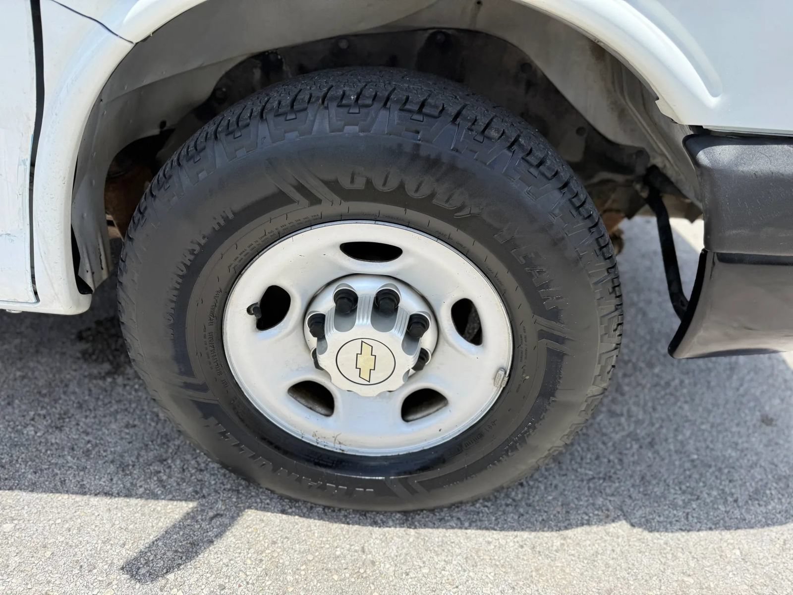 Used 2013 Chevrolet Express 2500 RWD image 14