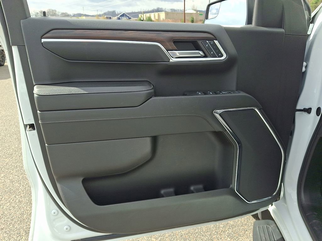 Used 2024 GMC Sierra 1500 SLT image 12