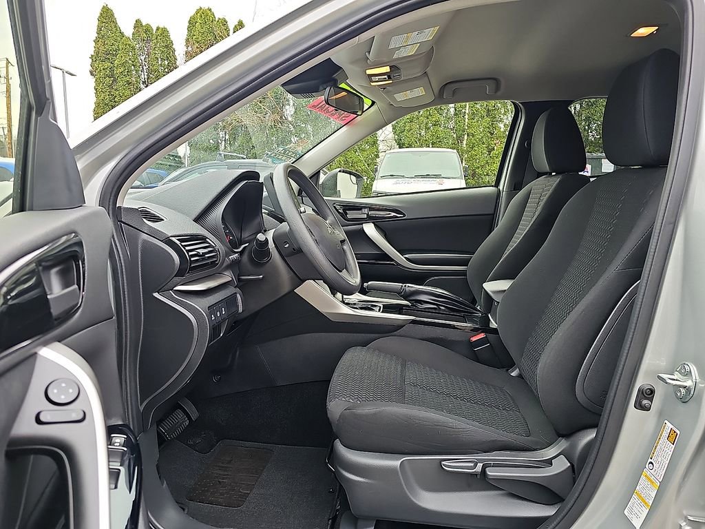 Used 2025 Mitsubishi Eclipse Cross LE image 13