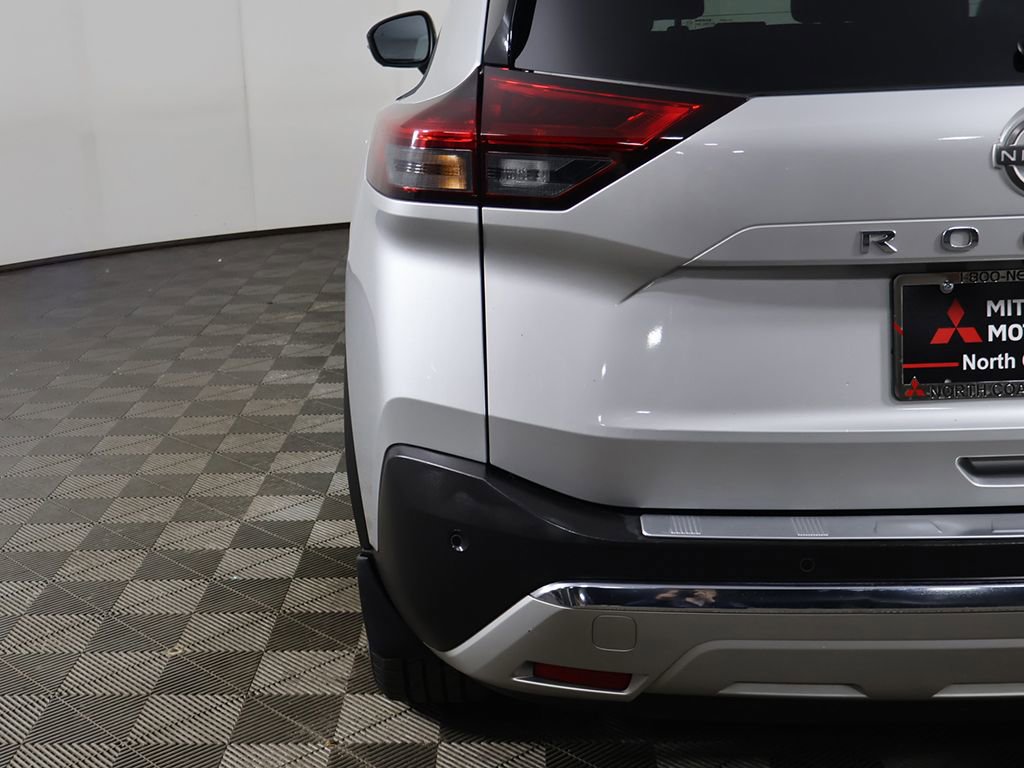 Used 2022 Nissan Rogue Platinum w/ Head-Up Display Package AWD/4WD image 16