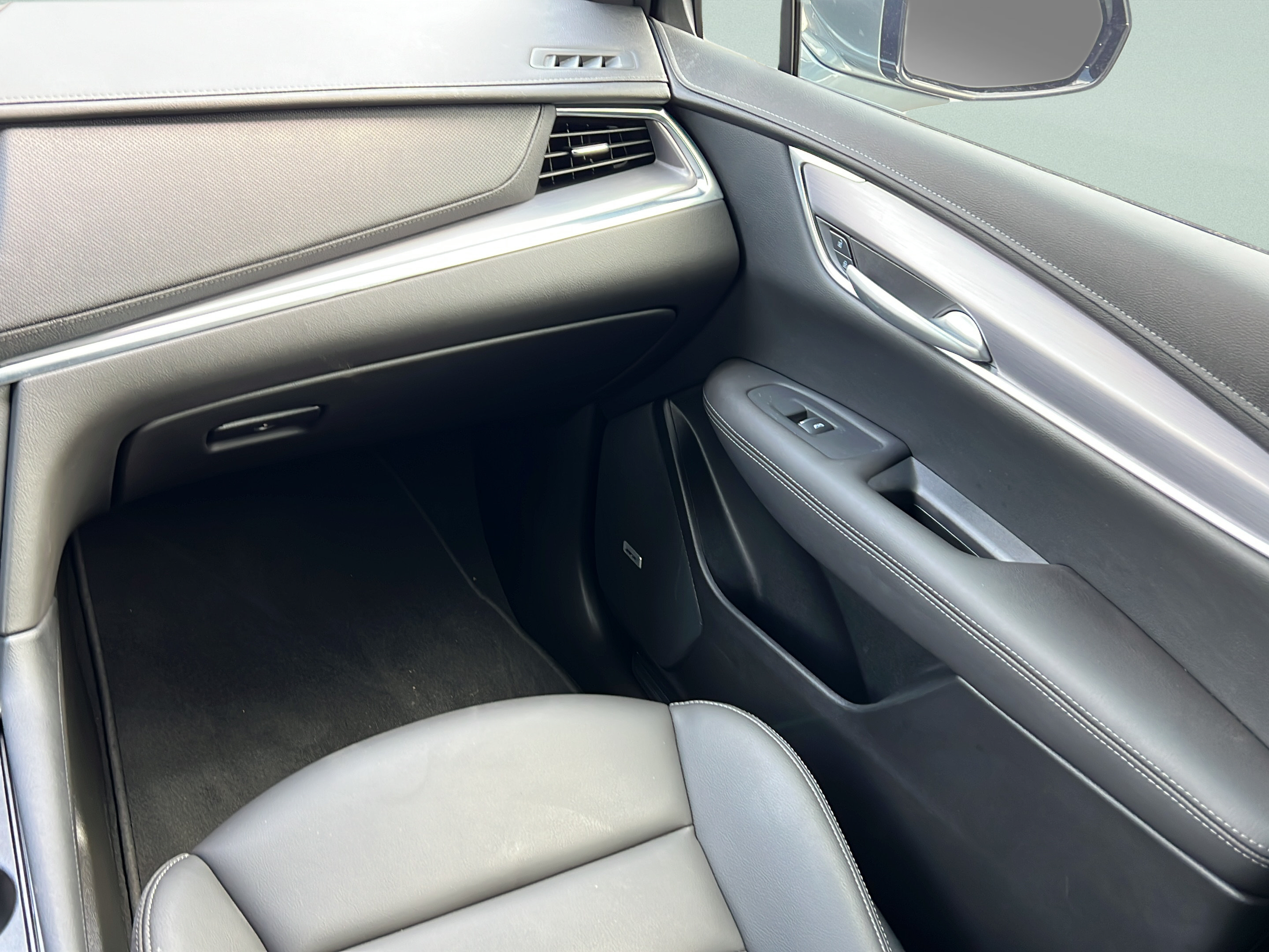 Used 2025 Cadillac XT5 Luxury FWD image 13