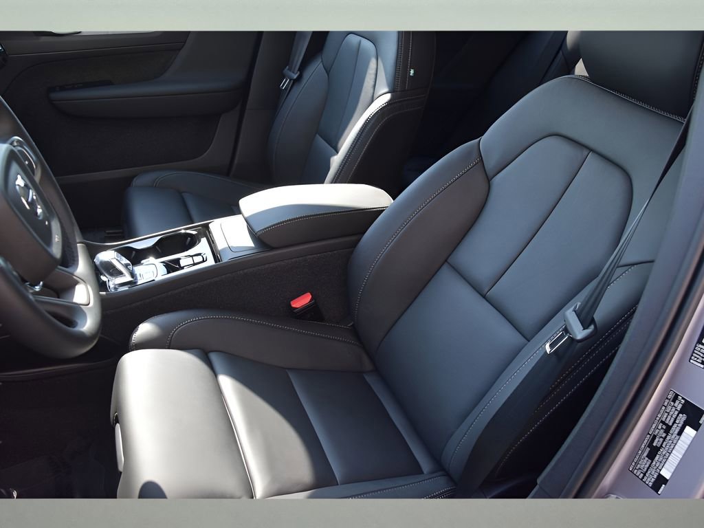Certified 2026 Volvo XC40 B5 Plus w/ Protection Package Premier image 13
