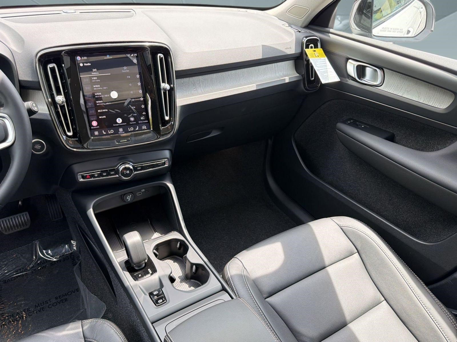 New 2026 Volvo XC40 B4 Core w/ Protection Package FWD image 26